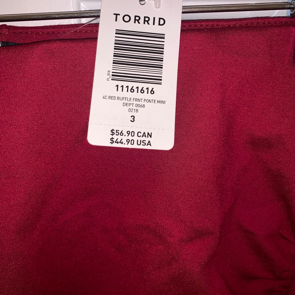 NWT TORRID pencil skirt a ruffle - plus sized - Picture 6 of 7